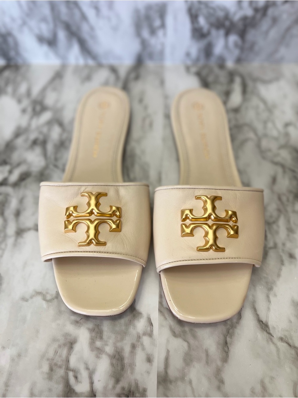 Tory Burch Eleanor Ivory Leather Slide Sandals with Gold Logo Womens 9 - Picture 1 of 6